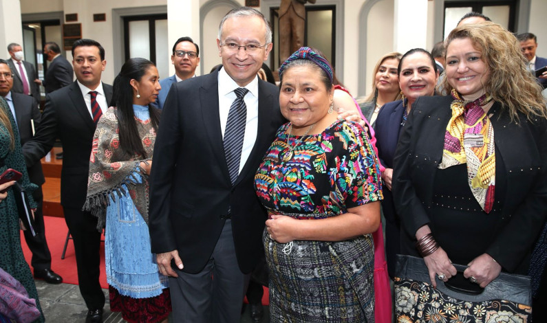 Visitó Toluca Rigoberta Menchú