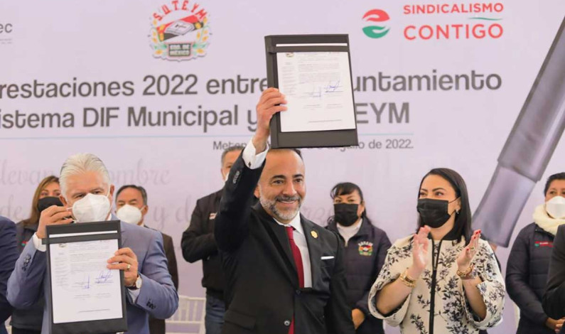 Dona alcalde de Metepec su salario a favor del SUTEYM