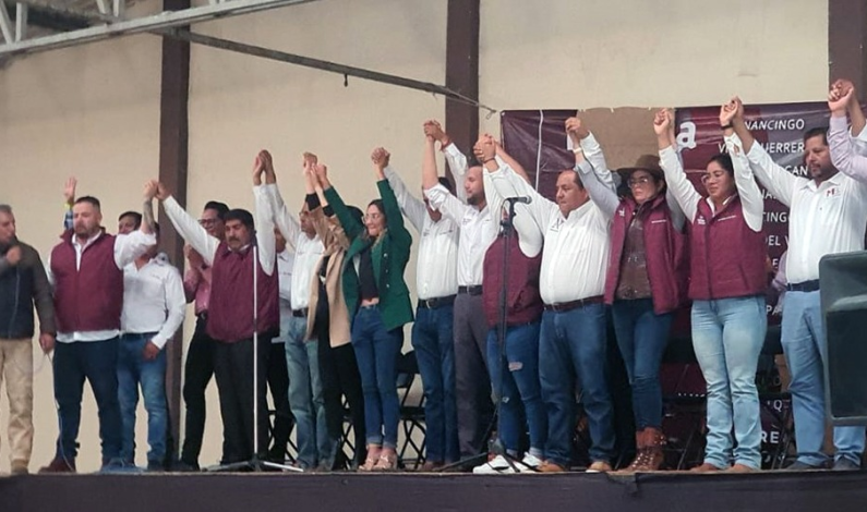Renuncian regidores al PRI, PAN y PRD en Mexicaltzingo; Luis Montaño y Nain Morelos les dan la bienvenida