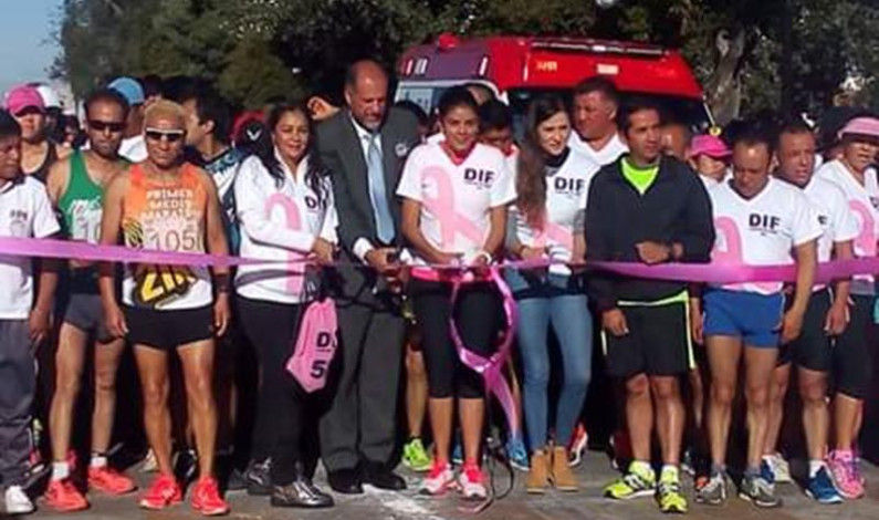 Corrieron en Almoloya de Juárez a favor de la lucha contra el cáncer de mama