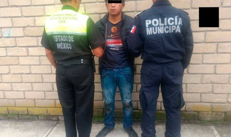 Despojaba a mujeres de celulares y bolsos, fue detenido por policías de Zinacantepec