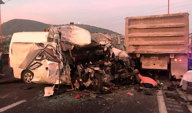 Deja 14 muertos accidente en la autopista México-Pachuca