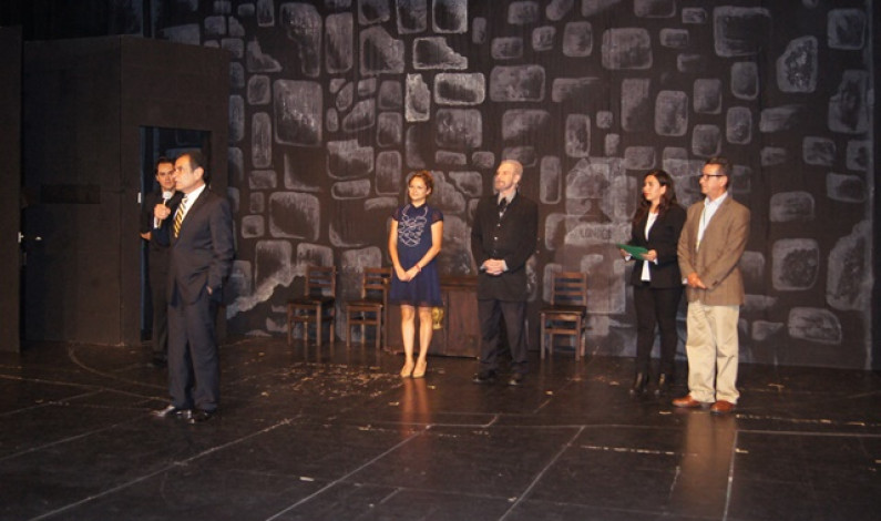 Celebró en Toluca 24 años de éxito la obra de teatro La Dama de Negro