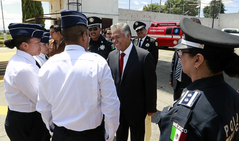 Anuncia alcalde aumento salarial a policías de Toluca