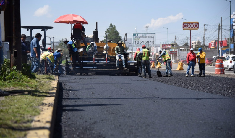 Rehabilitan carpeta asfáltica del Boulevard Aeropuerto en Toluca