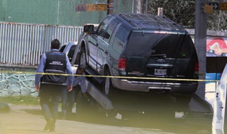 Tres ejecutados dentro de camioneta en Toluca