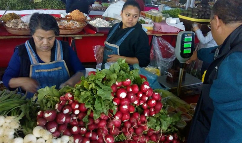 Verifican precios y condiciones de venta en mercado de Almoloya de Juárez