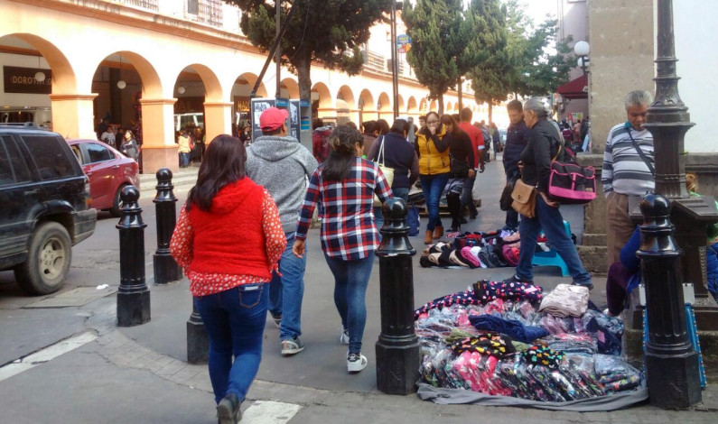 Tapizado centro histórico de Toluca de vendedores ambulantes