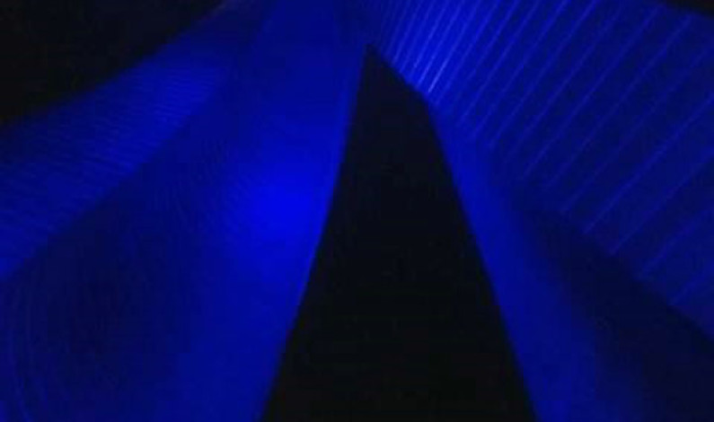 Se pintan de azul las Torres Bicentenario