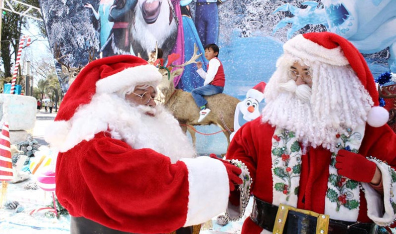 Llegó Santa Claus a la Alameda de Toluca