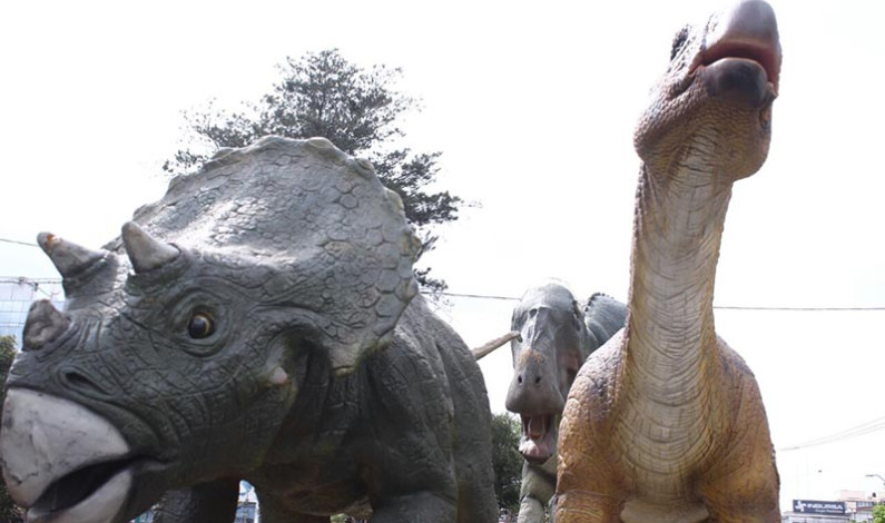 ¡Invaden dinosaurios a Toluca!
