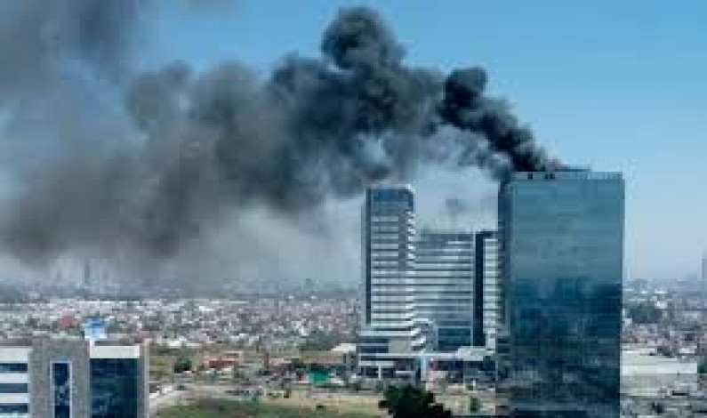 Incendio en la Torre Titanium de Puebla