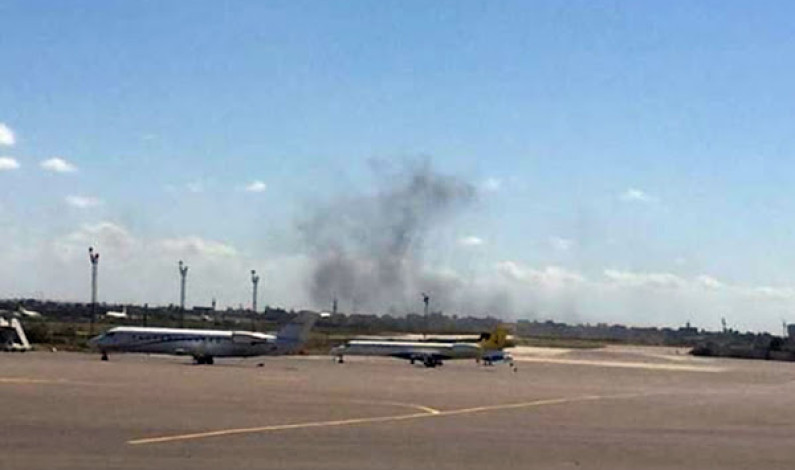 Bombardea ejército de Hafter aeropuerto de Libia