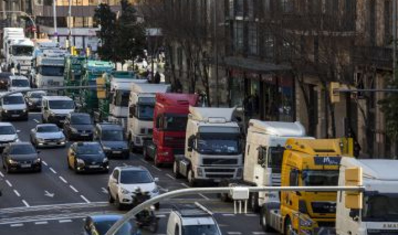 Huelga de transporte público en Holanda causa caos vial