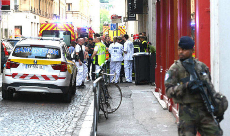 Explosión en pleno centro de Lyon hiere a por lo menos 8 personas