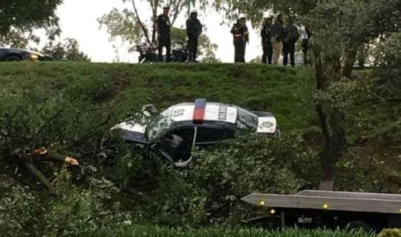 Arroja cinco policías lesionados un accidente automovilístico