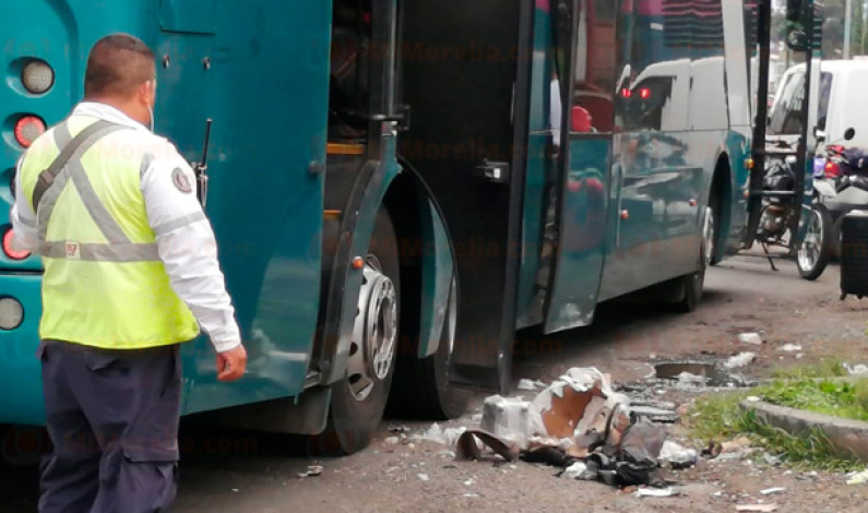 Estalla artefacto explosivo en un autobús de pasajeros en Michoacán