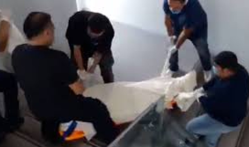 Bajan a “rastras” cadáveres en hospital de Querétaro