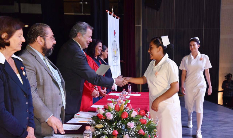 Se gradúan 36 enfermeras y enfermeros en Cruz Roja Naucalpan