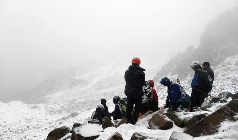 Rescata Cruz Roja a alpinista accidentado en el Iztaccíhuatl