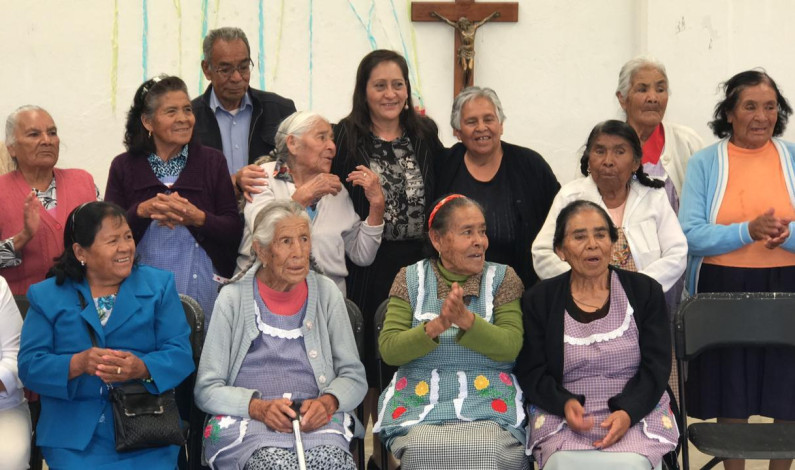 Desarrollo integral a adultos mayores en Almoloya de Juárez