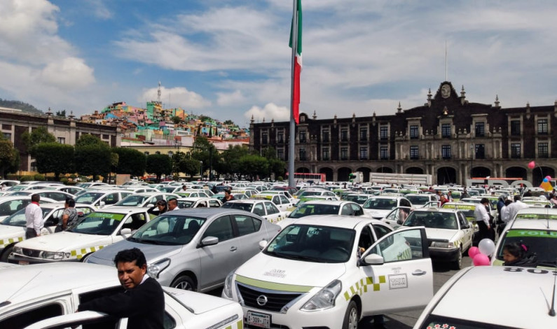 Salen a circulación mil 200 taxis que operan con gas; más económicos y limpios