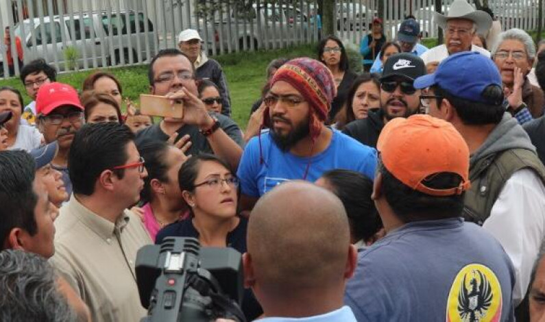 Se enfrentan manifestantes y autoridades por parque La Pila