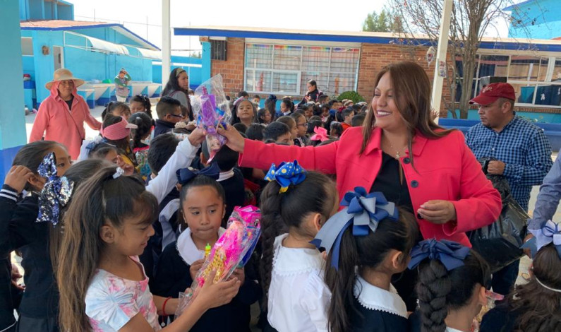 Refrenda alcaldesa de Otzolotepec compromiso de trabajo por la niñez