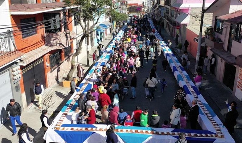 Celebró Huixquilucan el Día de Reyes con rosca gigante