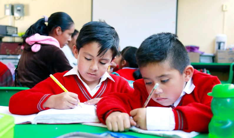 Ofrecen becas educativas a estudiantes mexiquenses