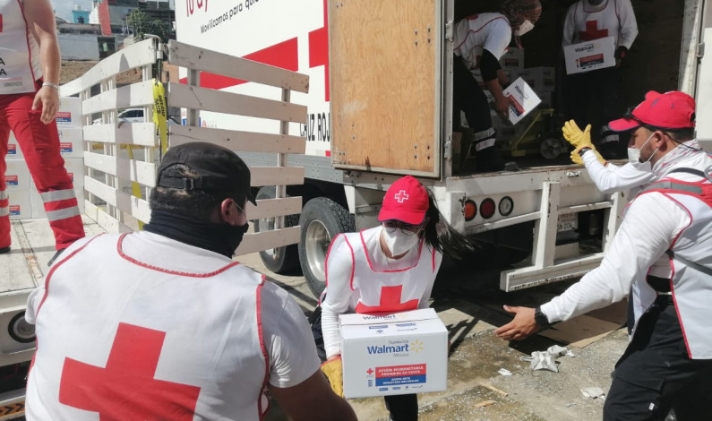 Voluntarios de Cruz Roja Edomex distribuyeron más de 2 mil despensas en zonas inundadas de Tabasco