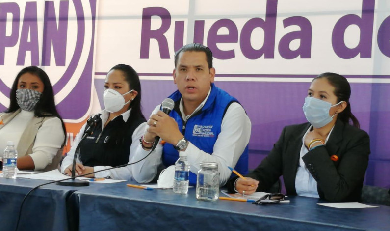 Acepta líder del PAN que sí cobra en el Ayuntamiento de Toluca