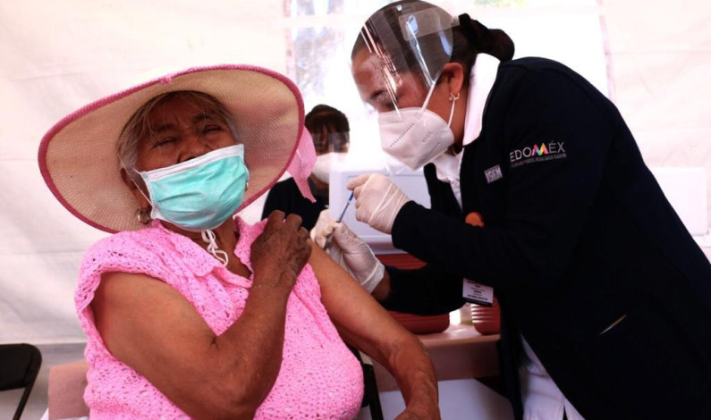 Vacunarán a 200 mil adultos mayores en Ecatepec