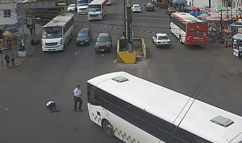 Atropella a policía de Toluca un imprudente conductor