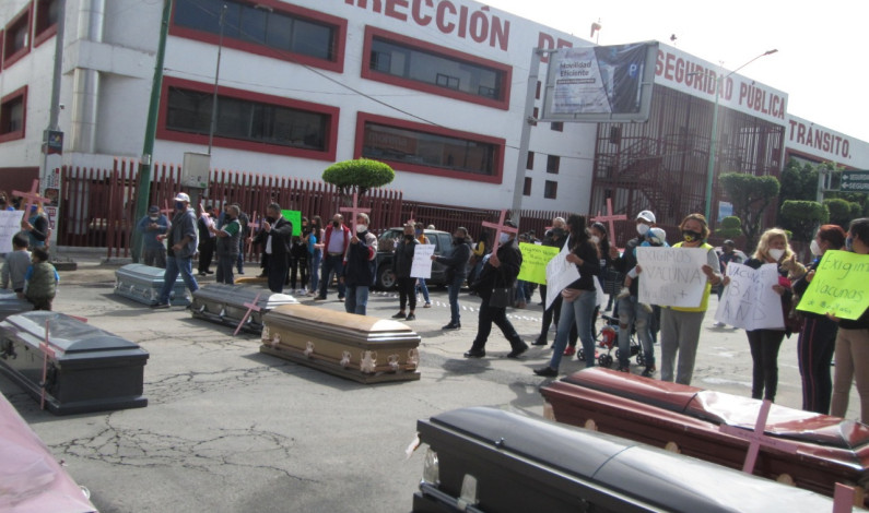 Exigen jóvenes de Ecatepec ser vacunados contra Covid-19