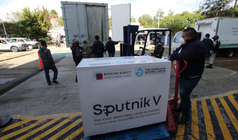 Llegan a México más vacunas de Sputnik