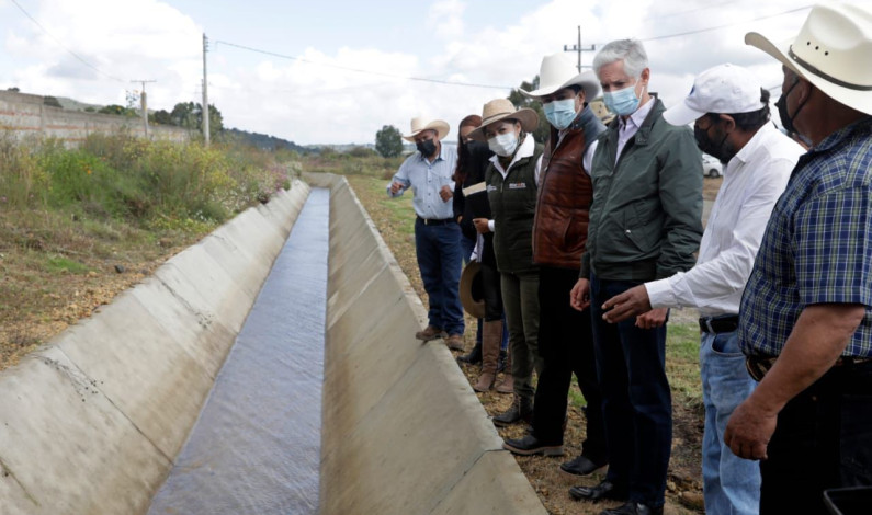 Entrega Del Mazo infraestructura hidroagrícola en Aculco