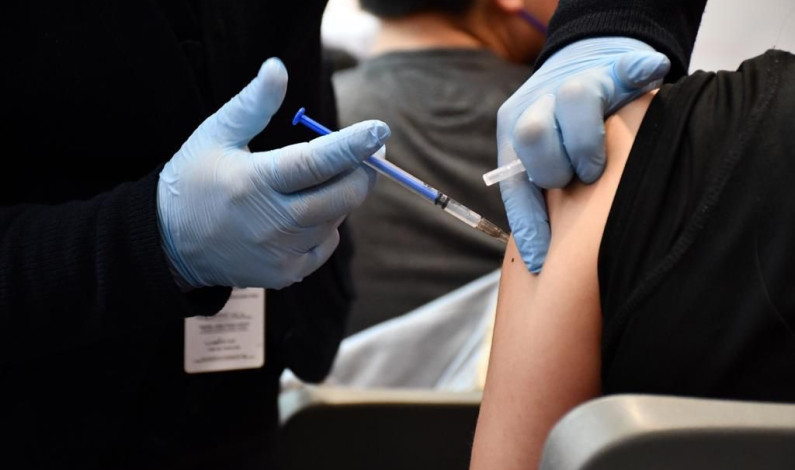 Vacunan contra Covid-19 a 462 menores de entre 12 y 17 años