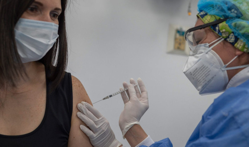 Vacunarán en 24 municipios de Edomex a mayores de 18 años