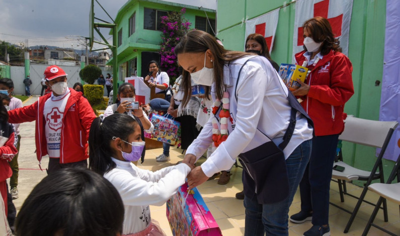 Celebra Cruz Roja Mexicana Día del Niño con la comunidad otomí de Yuhu
