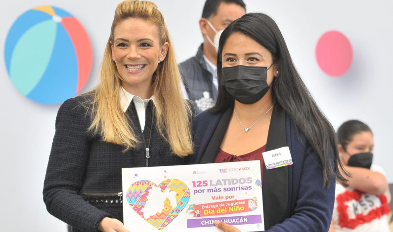 Entrega Fernanda del Castillo medio millón de juguetes por el Día del Niño