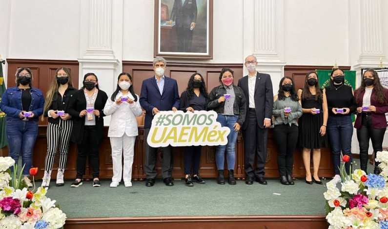 Beca gobierno mexiquense a alumnos de la UAEMéx