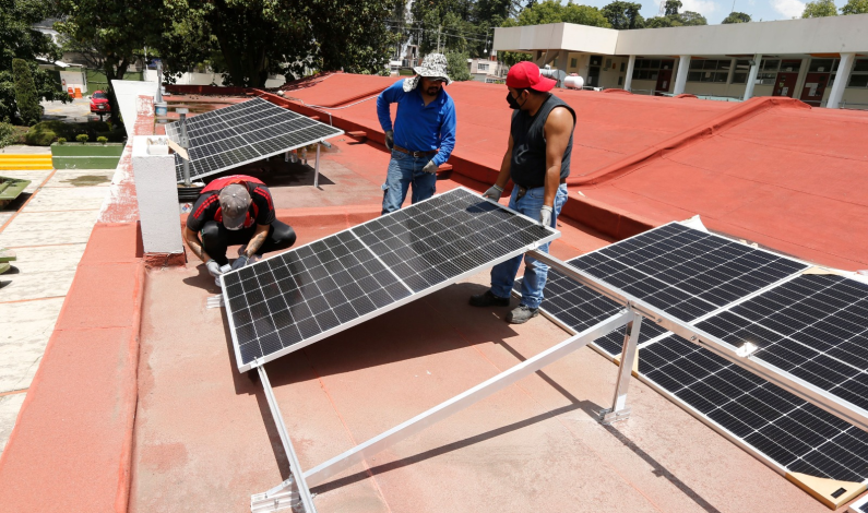 Instala UAEMéx más paneles solares para ahorrar energía