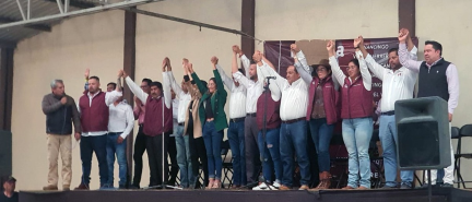 Renuncian regidores al PRI, PAN y PRD en Mexicaltzingo; Luis Montaño y Nain Morelos les dan la bienvenida